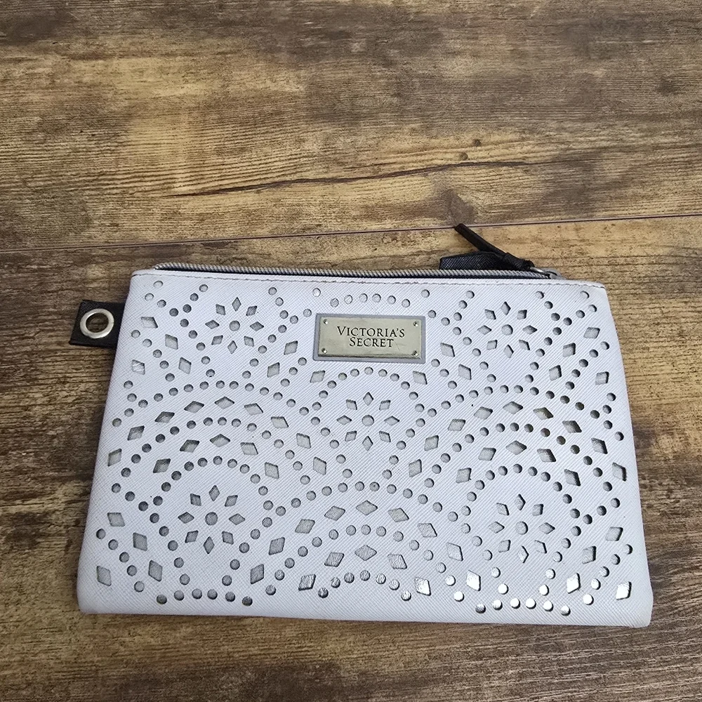 Victoria's Secret White Clutch Bag Or Make Up Bag